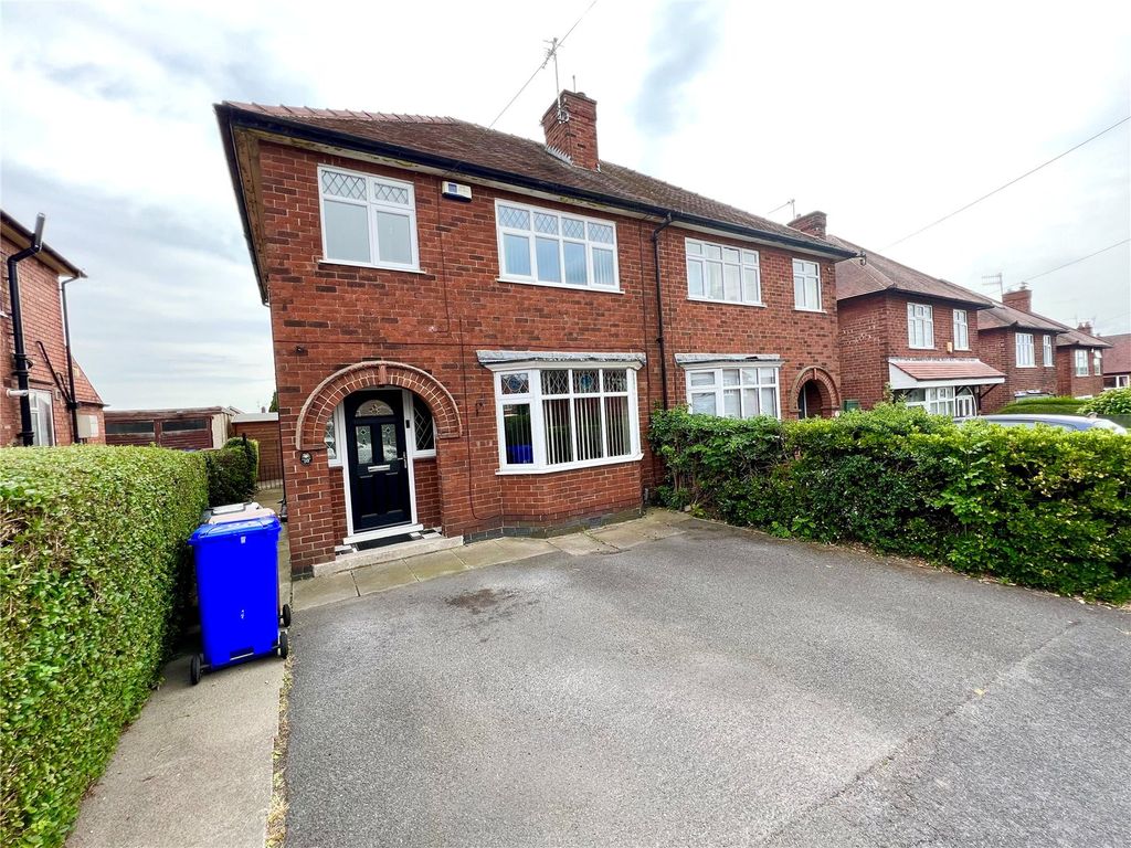 3 bed semidetached house for sale in Longfield Crescent, Ilkeston DE7 Zoopla