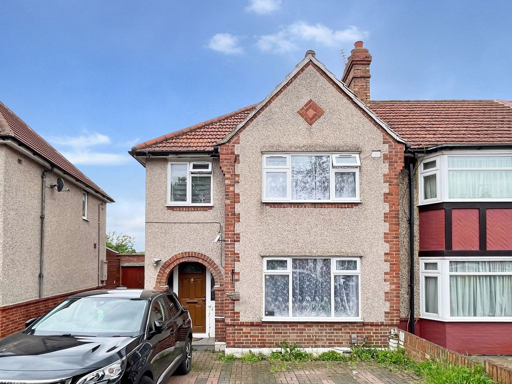 3 bed end terrace house for sale in Burwell Avenue, Greenford UB6 Zoopla
