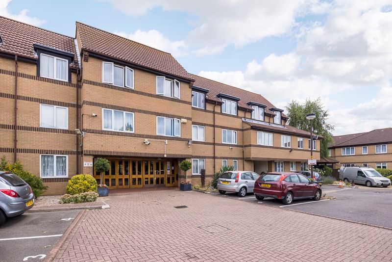 1 bed property for sale in Limewood Court, Beehive Lane, Ilford IG4