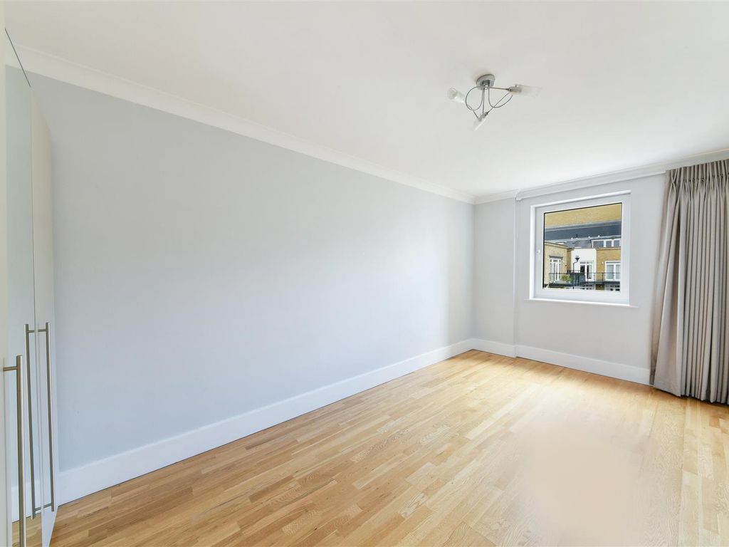 3 bed flat to rent in 108124 Narrow Street, Limehouse, London E14 Zoopla