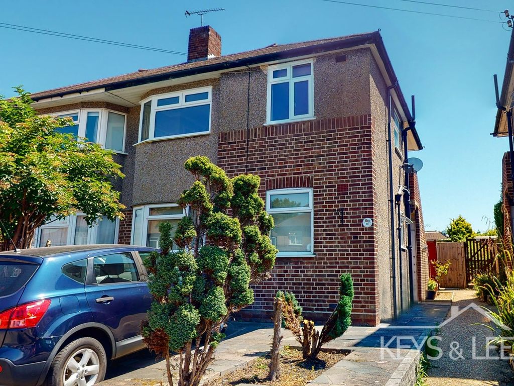 2 bed flat for sale in Erith Crescent, Collier Row, Romford RM5 Zoopla