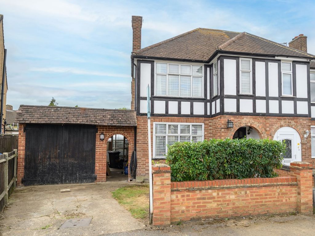 3 bed semidetached house for sale in Molesey Close, Hersham KT12, £