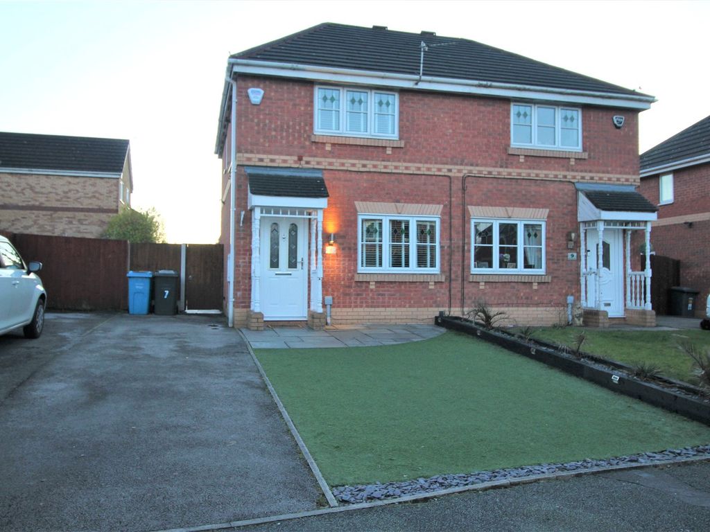 3 bed semidetached house for sale in Hinchley Way, Pendlebury, Swinton