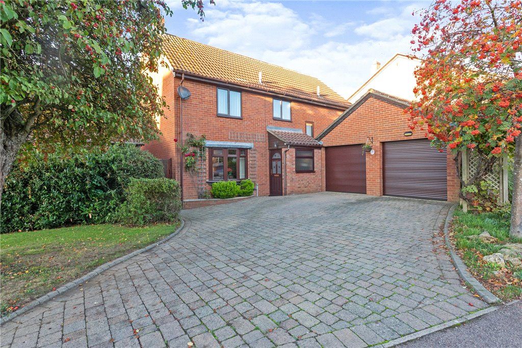 Kingfisher Road, Buckingham, Buckinghamshire MK18  