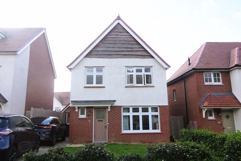 3 bed detached house for sale in Armstrong Road, Luton LU2, £495,000