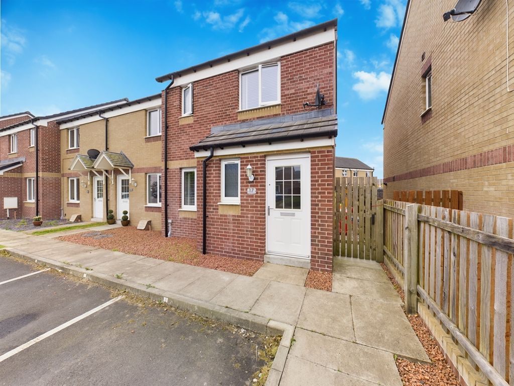 3 bed end terrace house for sale in Craigmuir Road, PA7, £