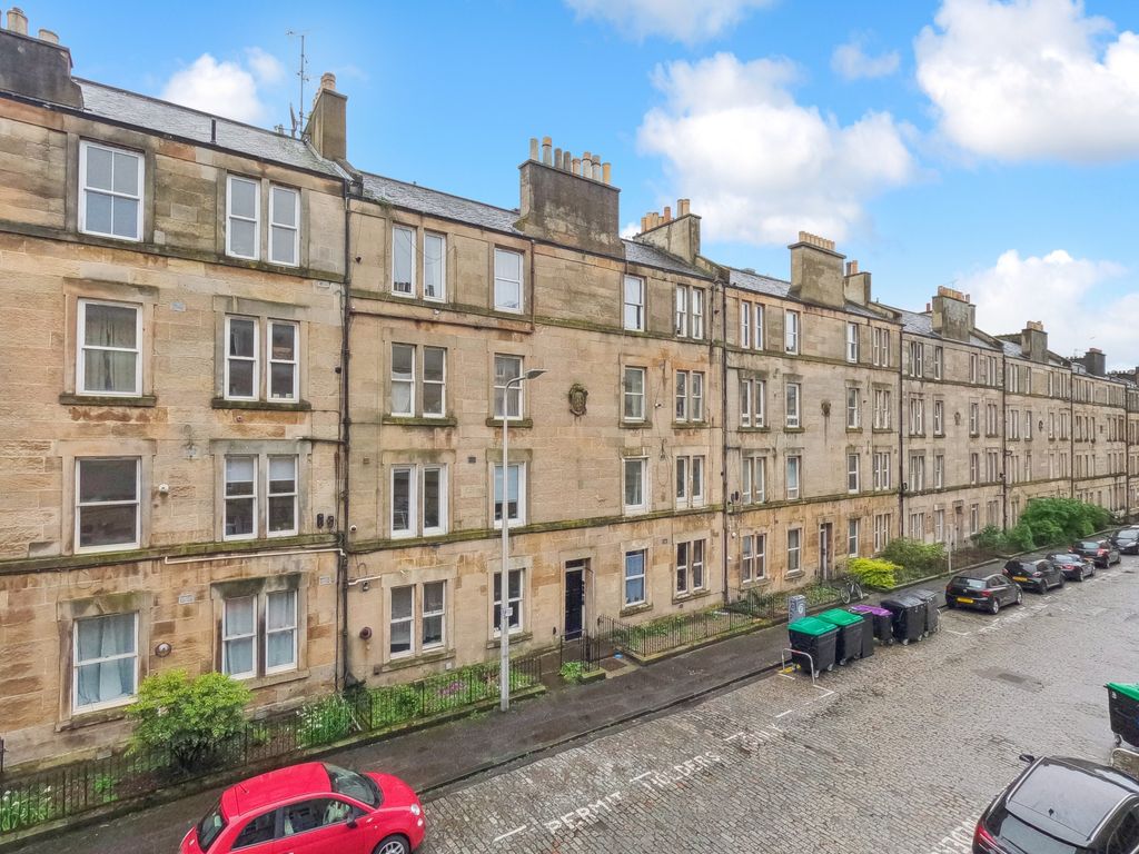 1 bed flat for sale in Downfield Place, Dalry, Edinburgh EH11, £150,000