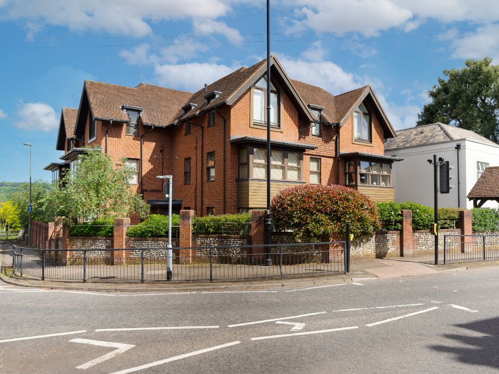 1 bed flat for sale in South Street, Dorking, Surrey RH4 Zoopla