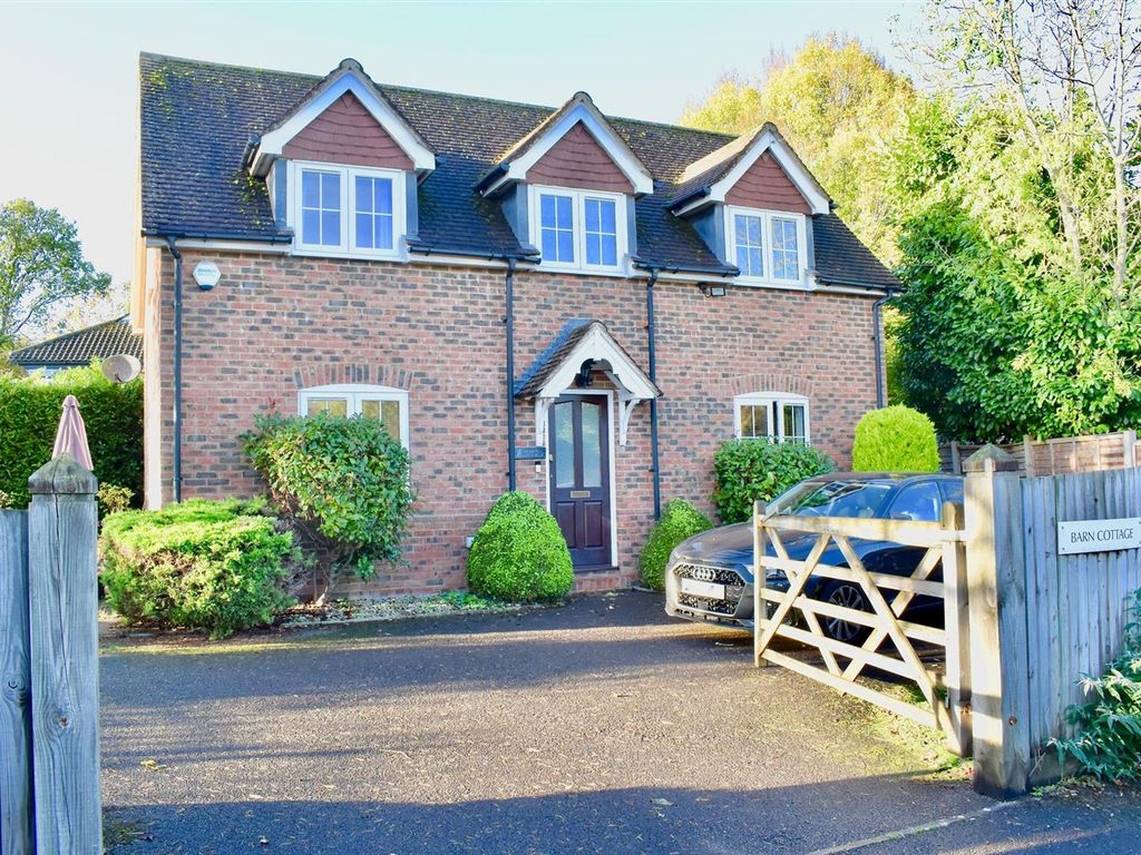 3 bed detached house for sale in Dorking Road, Tadworth KT20, £675,000