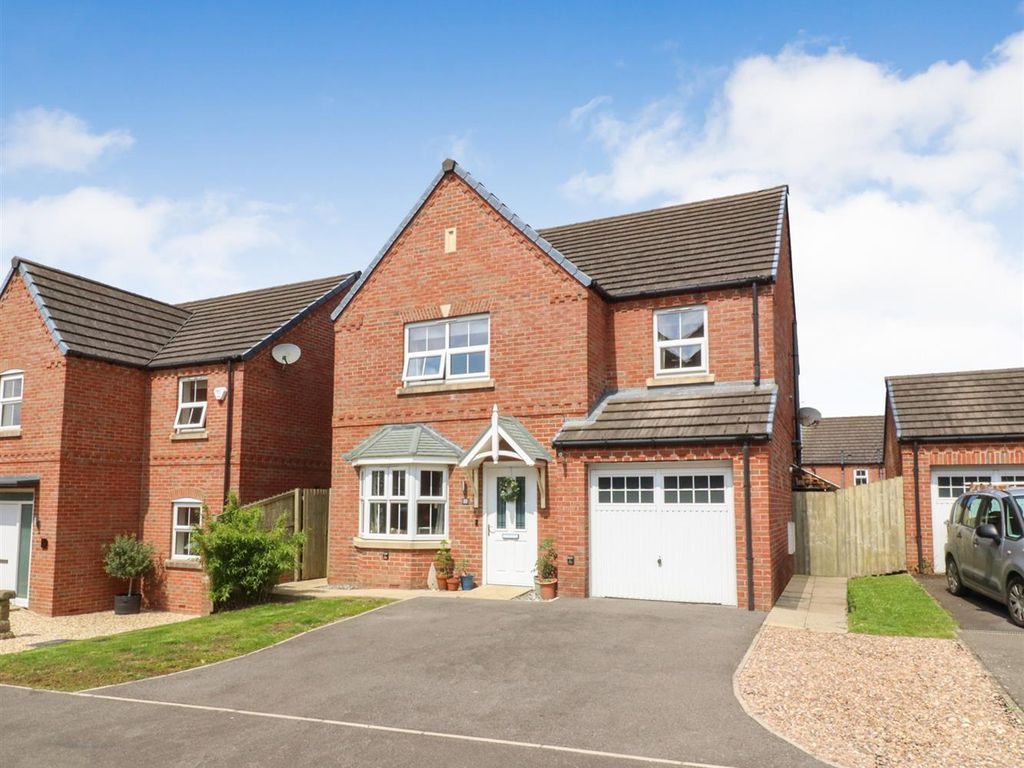 4 bed detached house for sale in Roman Way, Caistor, Market Rasen LN7, £275,000 Zoopla