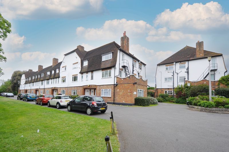 2 bed flat to rent in Heath Court, Park Road, Uxbridge UB8 Zoopla