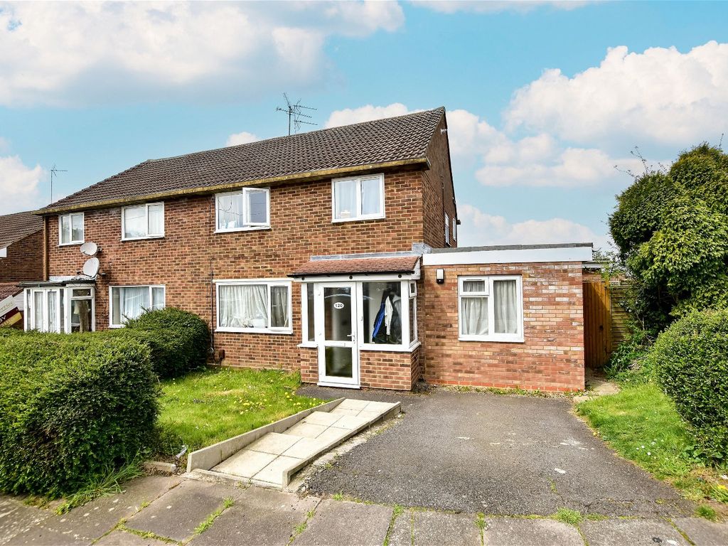 6 bed semidetached house for sale in Bradley Road, Luton LU4, £455,000