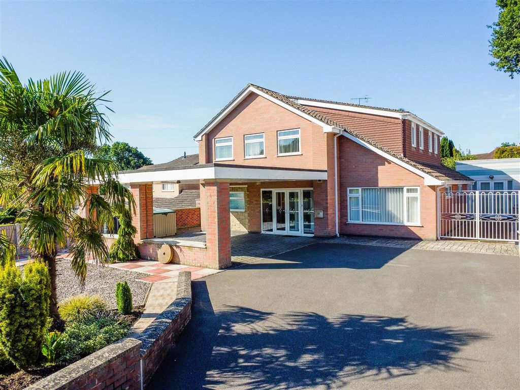 4 bed detached house for sale in Blandford Road, Corfe Mullen, Wimborne