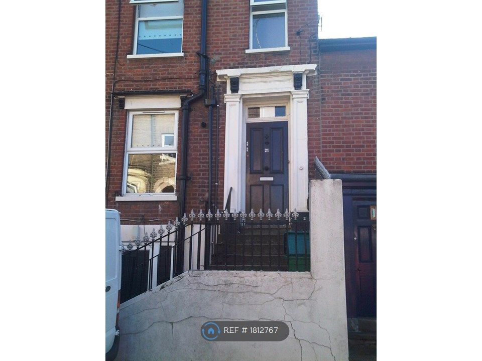 Room to rent in Alexandra Road, Colchester CO3, £495 pcm Zoopla