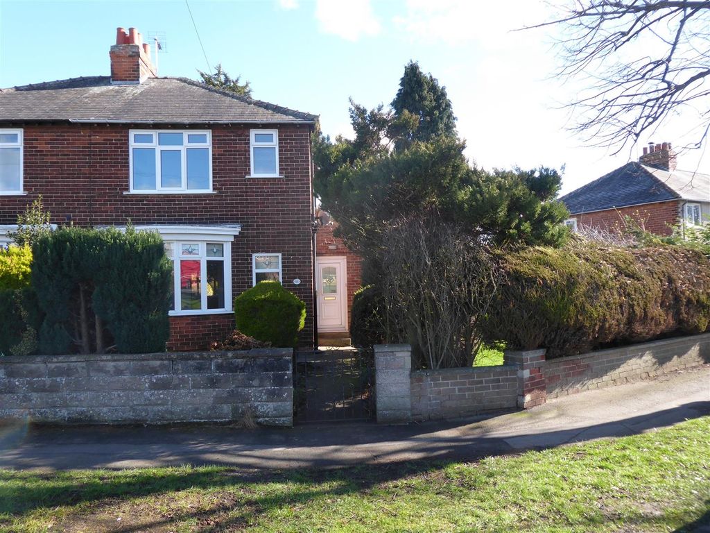 3 bed semidetached house for sale in Boroughbridge Road, Romanby