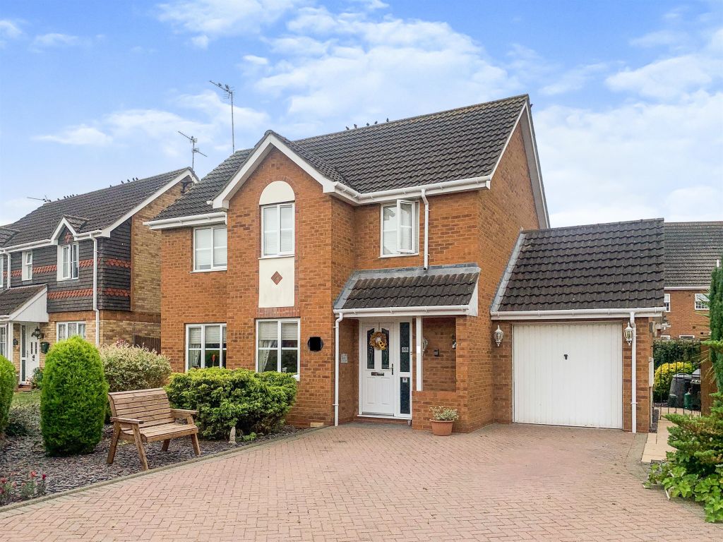 3 bed detached house for sale in Bristow Road, Cranwell Village