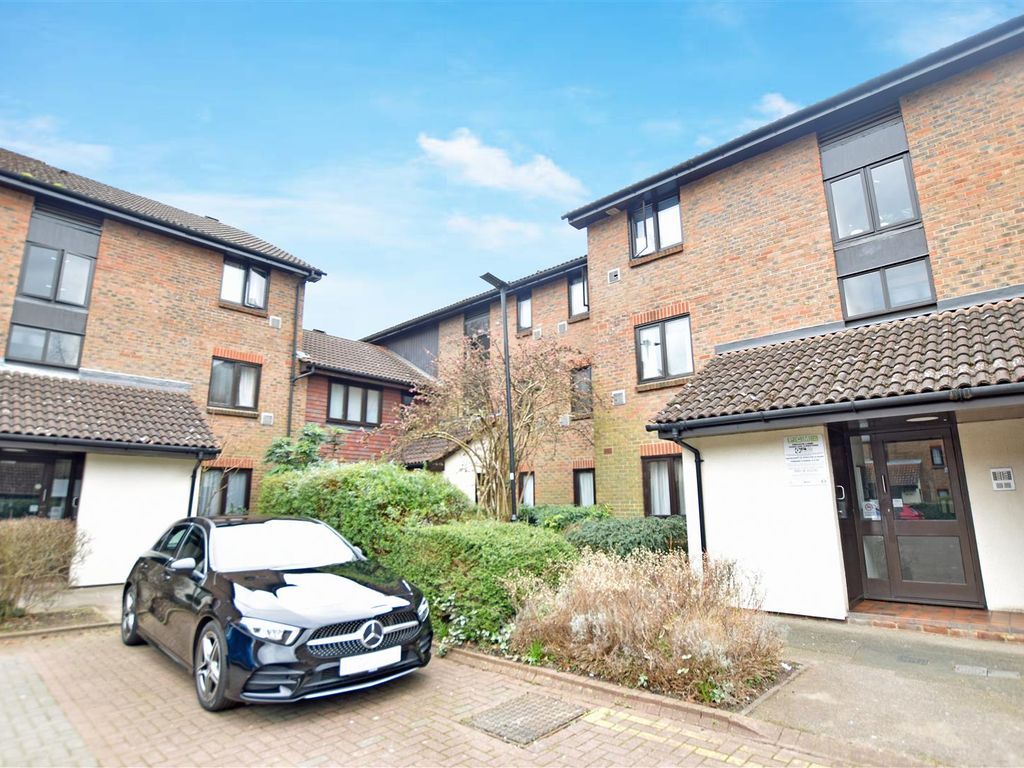 2 bed flat for sale in Braybourne Drive, Isleworth TW7 Zoopla