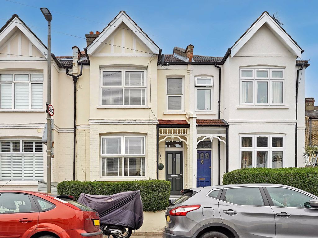 3 bed property for sale in Chertsey Street, London SW17 Zoopla
