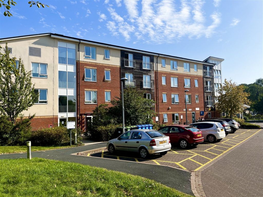 2 bed flat for sale in Saxon Court, Turves Green, Northfield B31, £