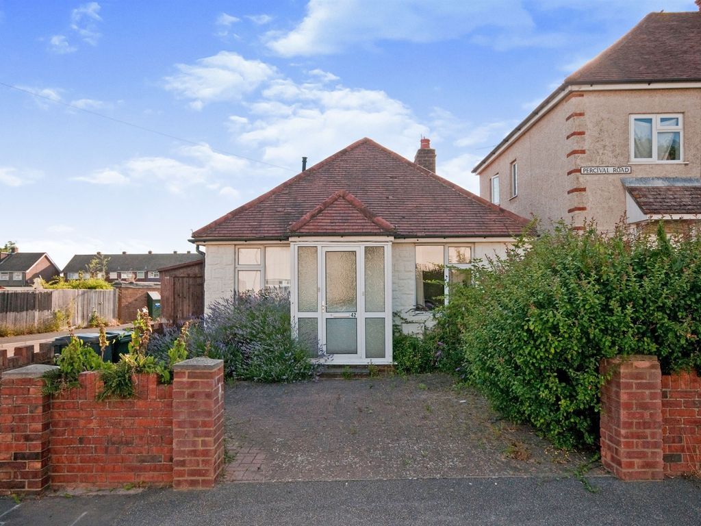 2 bed detached bungalow for sale in Percival Road, Eastbourne BN22 Zoopla