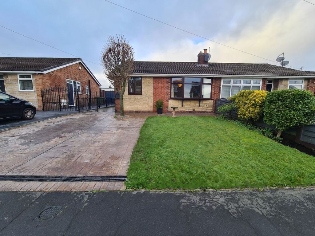 2 bed bungalow for sale in Greenmount Park, Kearsley, Bolton BL4 Zoopla