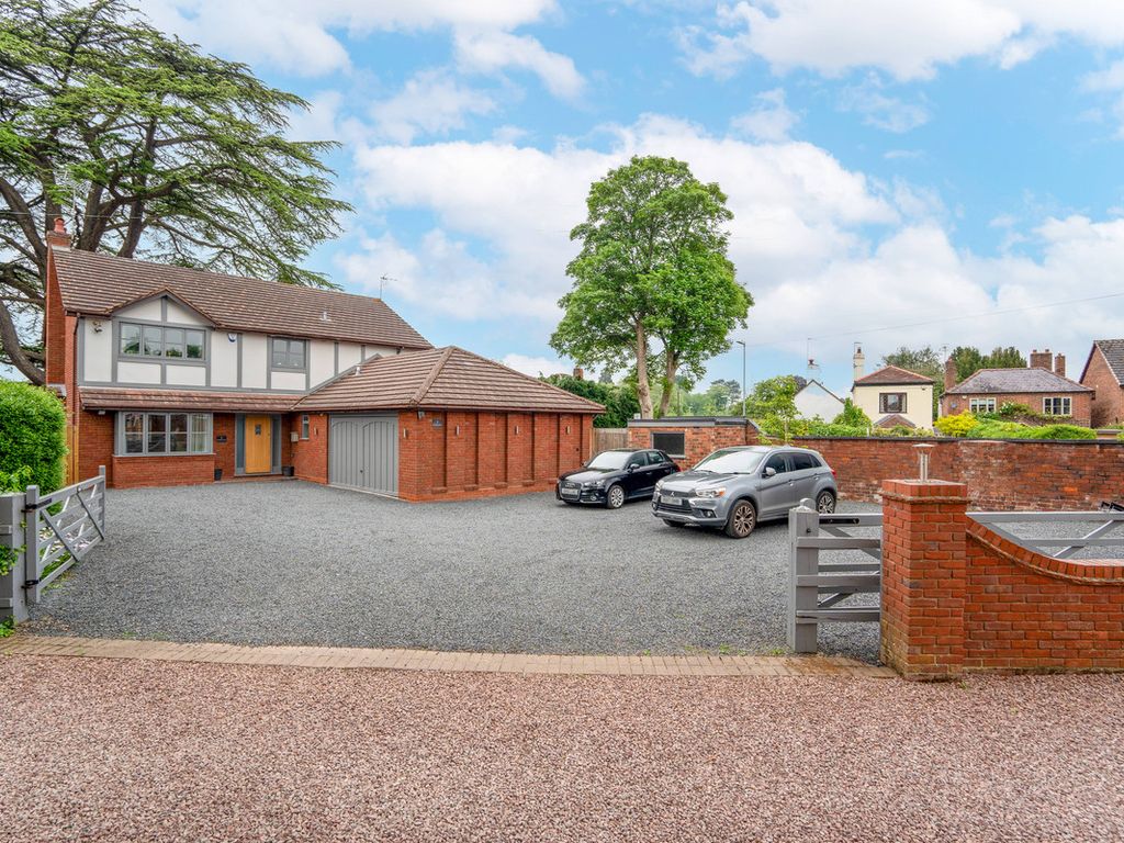 4 bed detached house for sale in Lickhill Road, StourportOnSevern