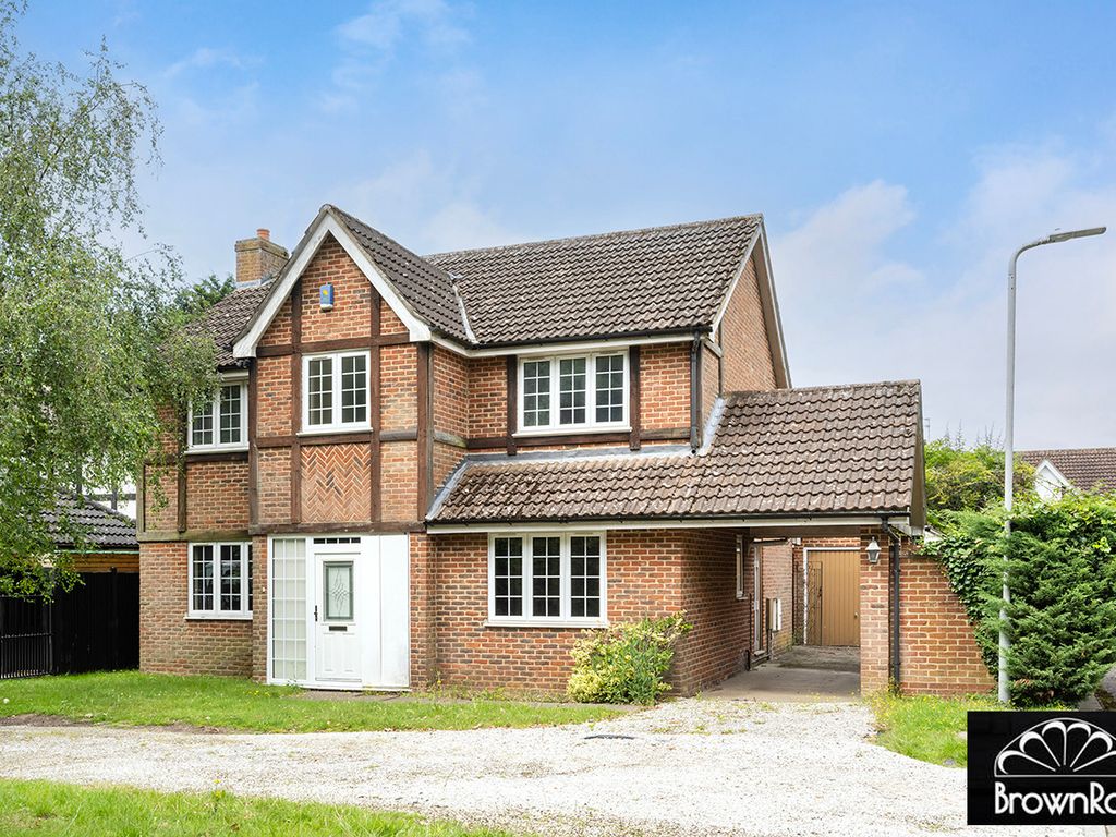 4 bed detached house for sale in Kingfisher Close, Northwood HA6, £