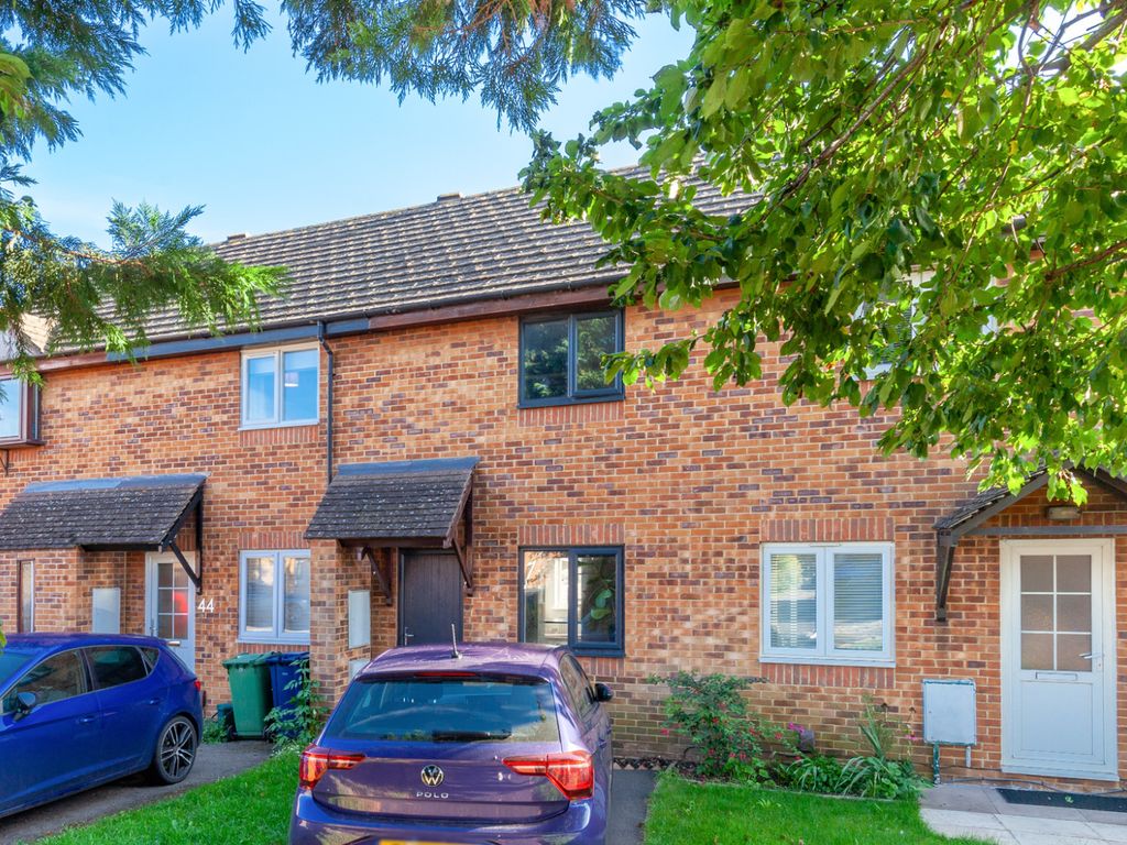 2 bed terraced house for sale in Lodge Close, Marston, Oxford OX3, £
