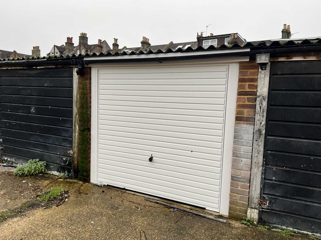 Parking/garage for sale in Rear Of 78104 Albert Road, South Norwood