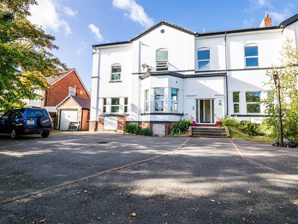 2 bed flat for sale in Queens Road, Southport PR9 Zoopla