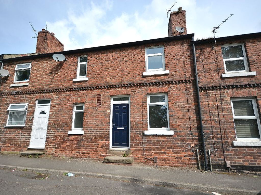 3 bed terraced house to rent in Tilford Road, Newstead Village