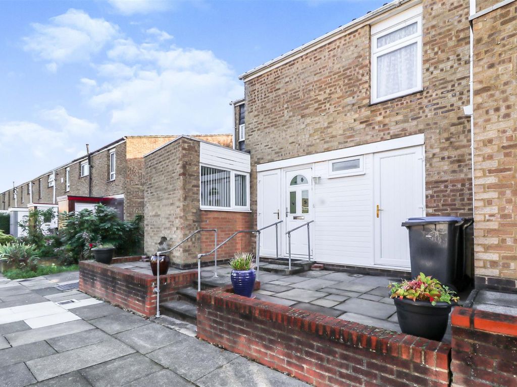 3 bed end terrace house for sale in Moorfield, Harlow CM18 Zoopla