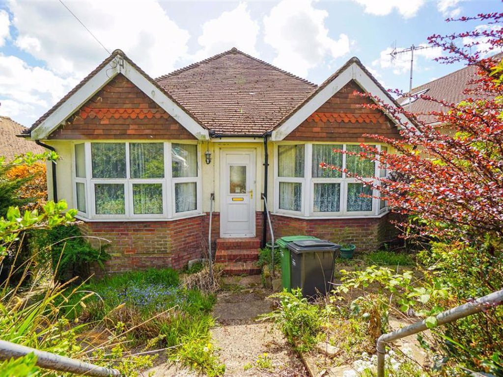 2 bed detached bungalow for sale in Fairlight Avenue, Hastings, East