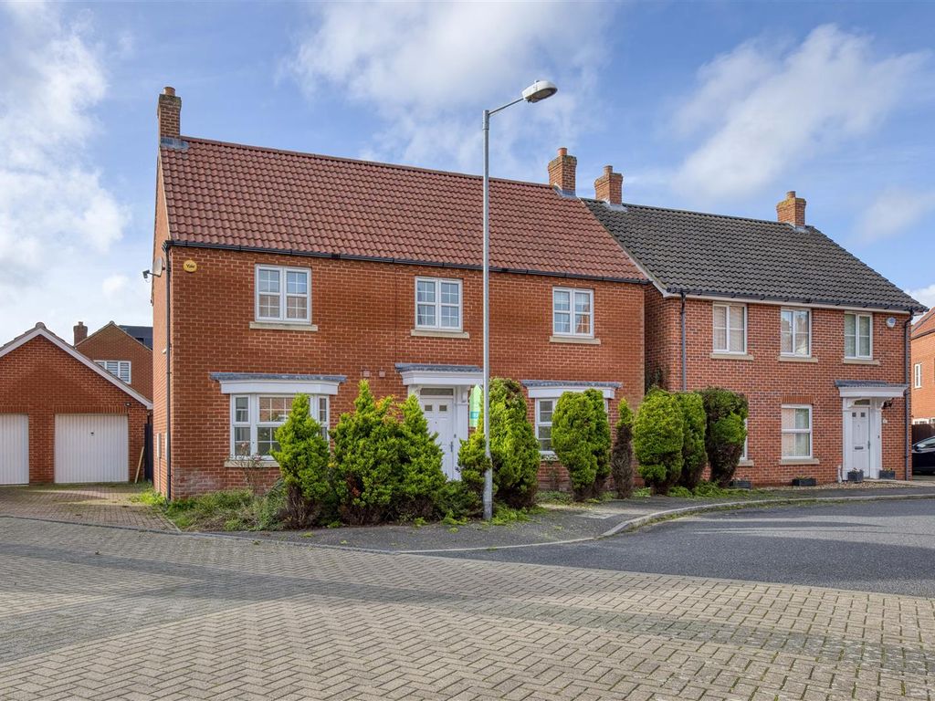 5 bed detached house for sale in Peregrine Mews, Cringleford, Norwich