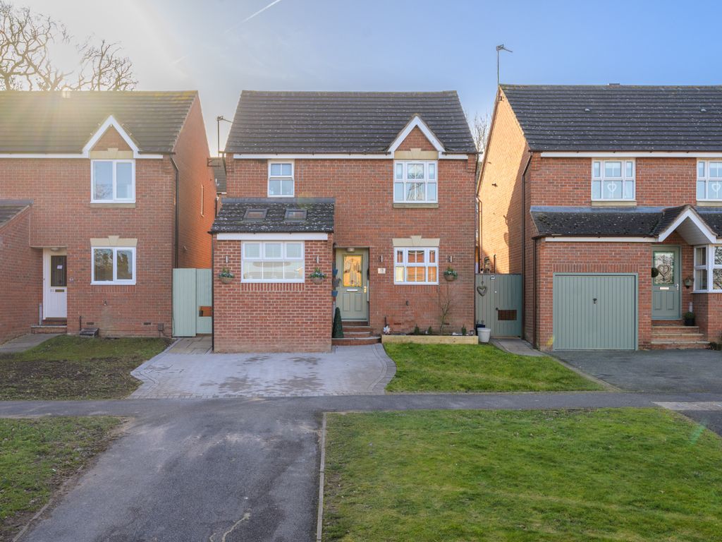 3 bed detached house for sale in Sunningdale, Grantham NG31 Zoopla