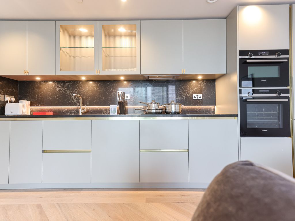 2 bed flat to rent in Asquith House, West End Gate, Newcastle Place