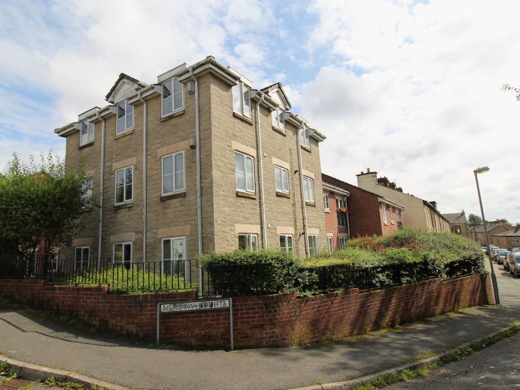 2 bed flat to rent in Meadow Heights, Ramsbottom, Bury BL0, £700 pcm
