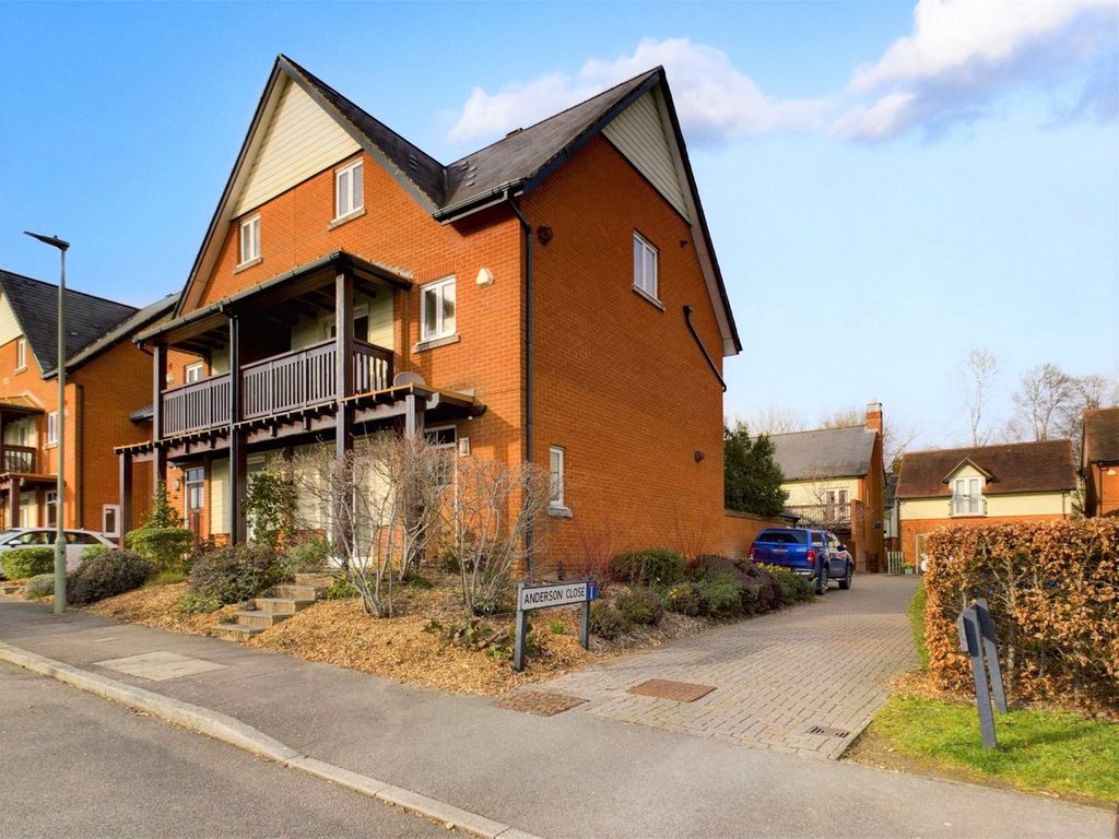 3 bed semidetached house for sale in Tylehost, Queen Elizabeth Park