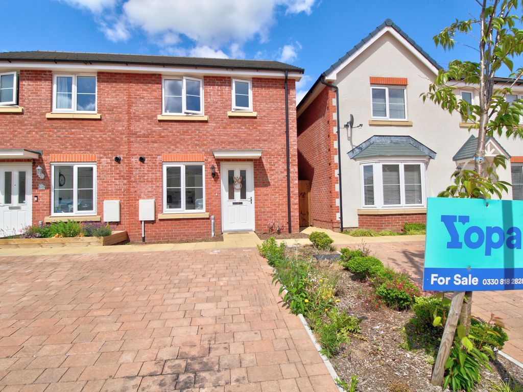 3 bed semidetached house for sale in Brabazon Road, Rogerstone