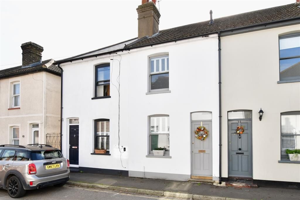 3 bed terraced house for sale in Station Road, Meopham, Kent DA13, £