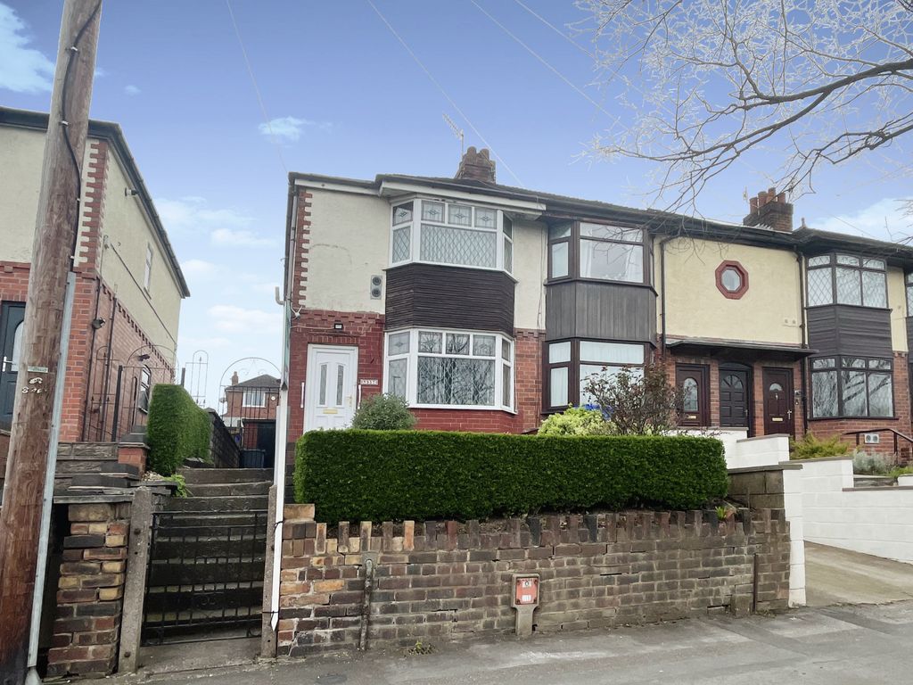 2 bed town house for sale in Leek Road, Hanley, StokeOnTrent ST1 Zoopla