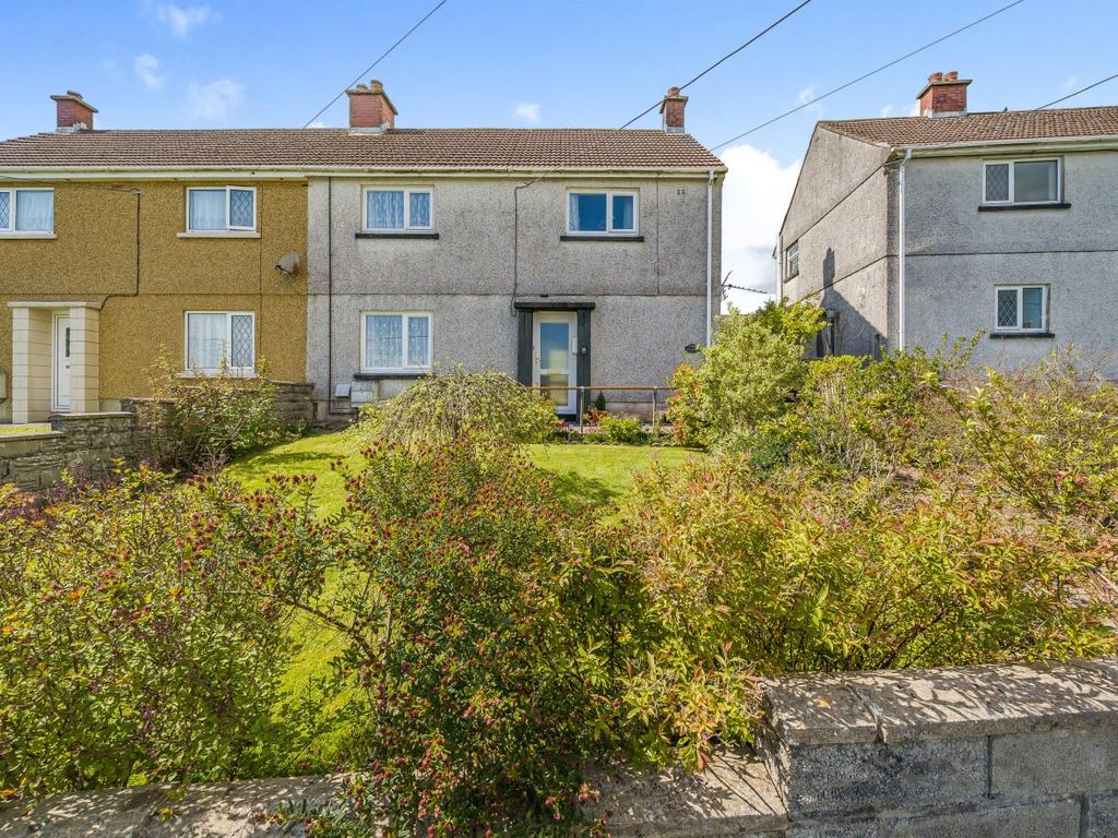 2 bed semidetached house for sale in Maesglas, Pontyates, Llanelli