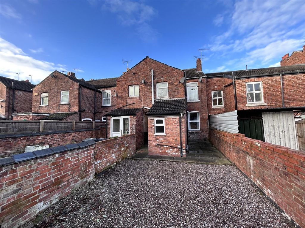 1 bed flat to rent in Edleston Road, Crewe CW2, £595 pcm Zoopla