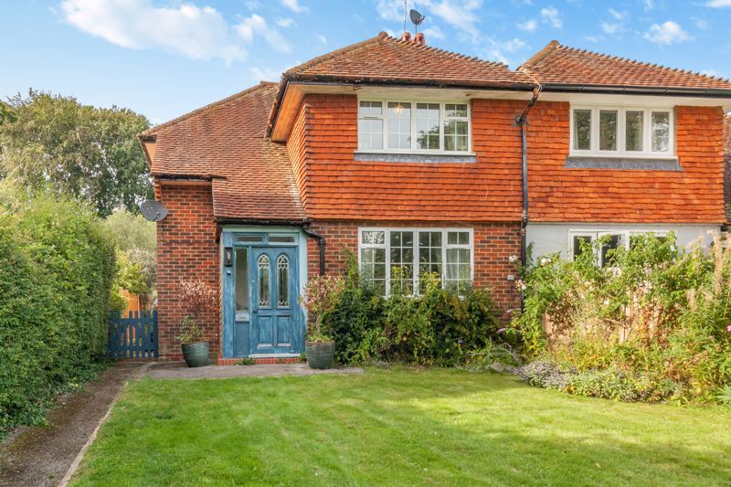 3 bed semidetached house for sale in Gomshall Lane, Shere, Guildford