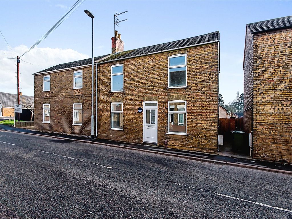 3 bed semidetached house for sale in Ramsey Road, Whittlesey