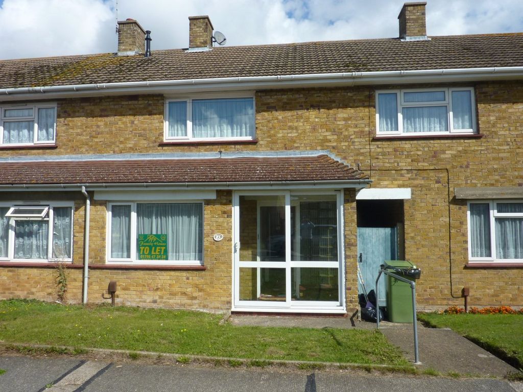 2 bed property to rent in Kent Avenue, Sittingbourne ME10, £1,150 pcm