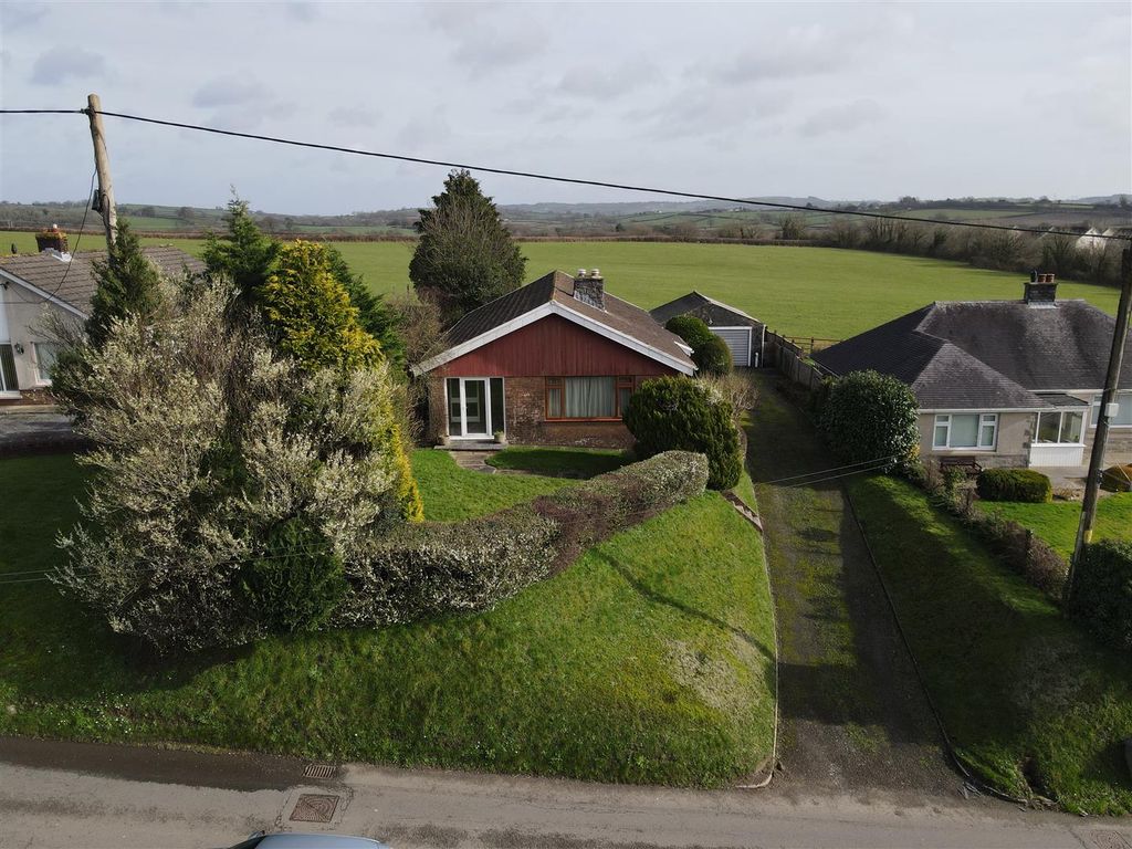 3 bed bungalow for sale in Araul, Station Road, St Clears SA33, £