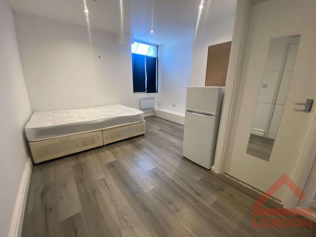 Studio to rent in Cherry Orchard Road, Croydon CR0 - Zoopla