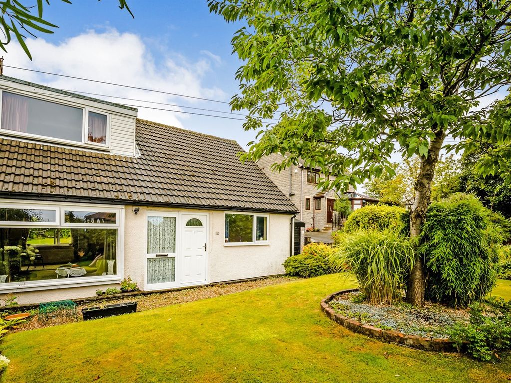 3 bed semidetached bungalow for sale in Moor End Road, Mount Tabor