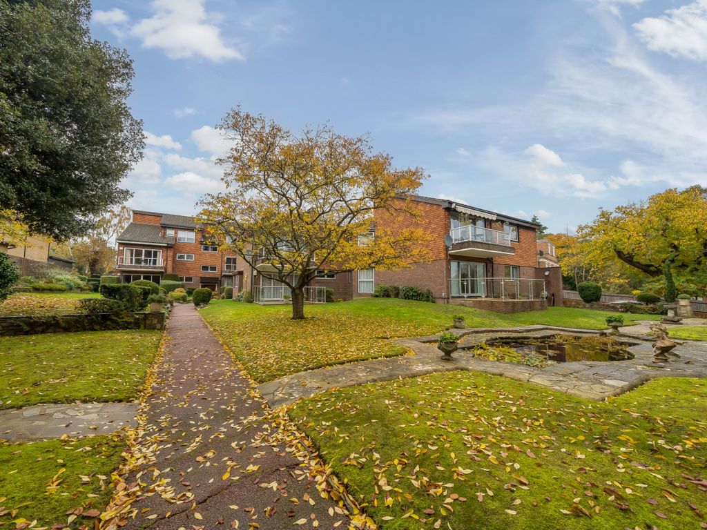 3 bed flat for sale in Chislehurst Road, Chislehurst, Kent BR7, £